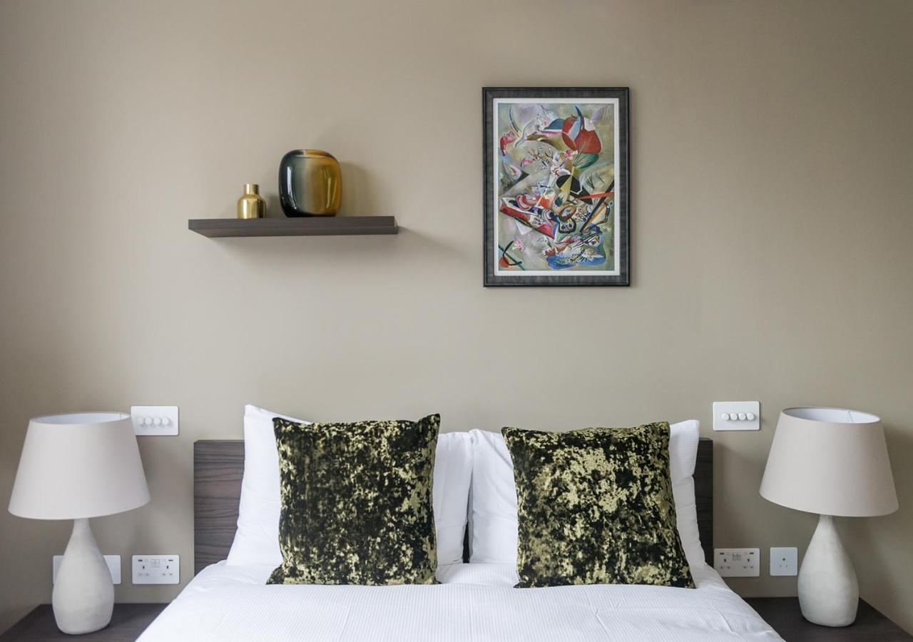 Mirabilis Apartments, Wells Court Londen Buitenkant foto