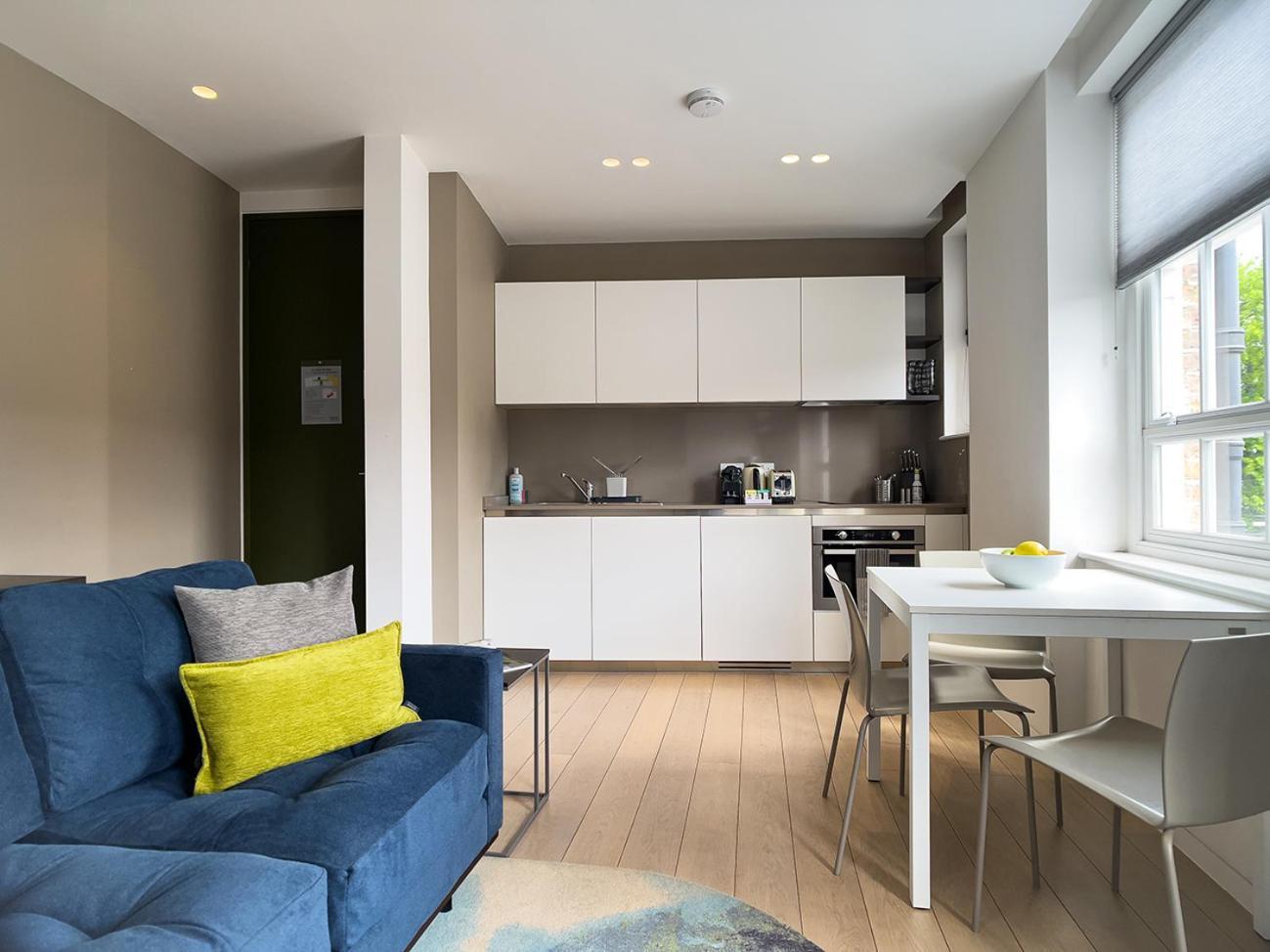 Mirabilis Apartments, Wells Court Londen Buitenkant foto